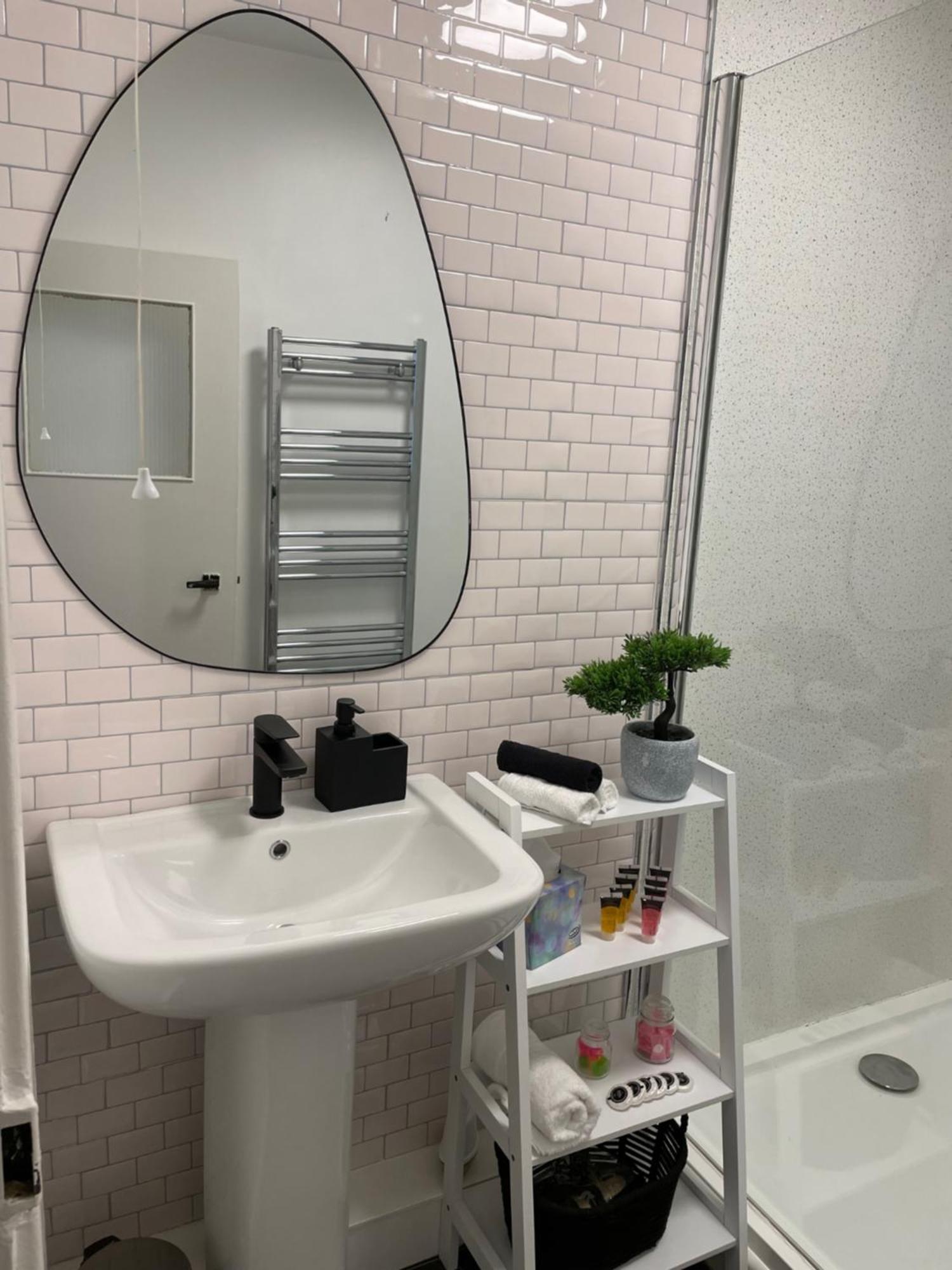 Flat 1 Διαμέρισμα Λάμπετερ Εξωτερικό φωτογραφία