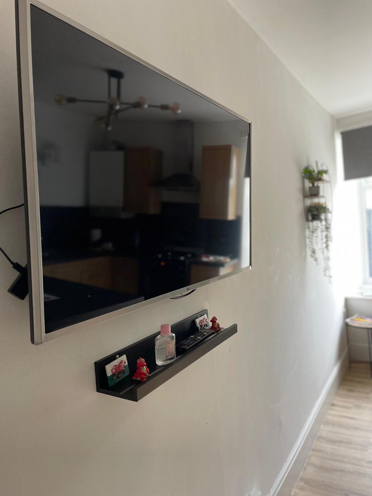 Flat 1 Διαμέρισμα Λάμπετερ Εξωτερικό φωτογραφία